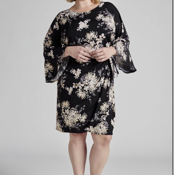 Dresses & Skirts - Gorgeous Floral Mock Wrap Dress